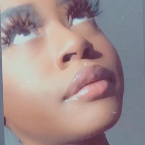 25mm mink eyelashes in style Stoney 💚